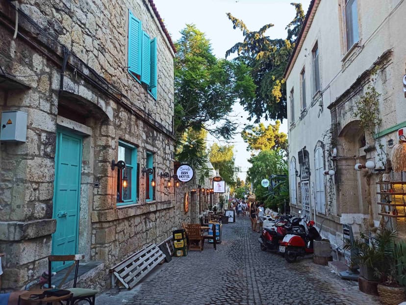 Another view of Çeşme