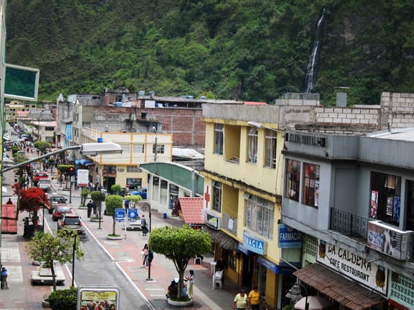 Another view of Baños