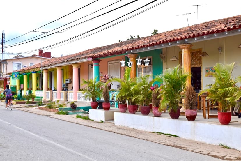 Another view of Viñales